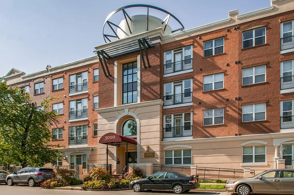 1 bed, 1.0 bath, 704 sqft, $1,550 — Photo 2