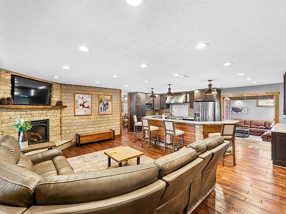 4th image of 1064 E Lapsley Rd