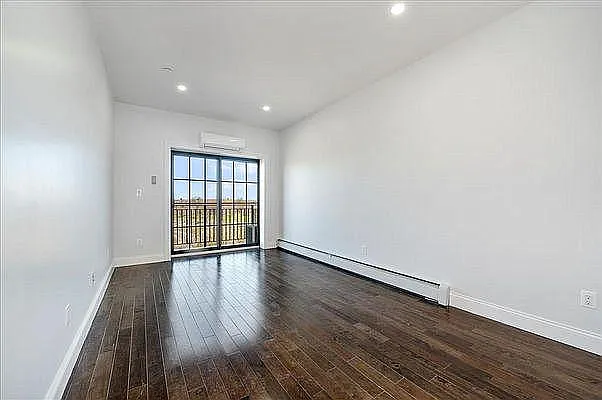 2115 Burr Ave #4D — Photo 5