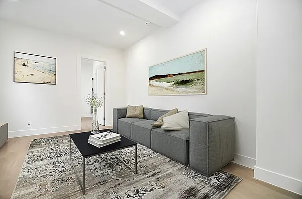 Rented by REAL New York | media 11