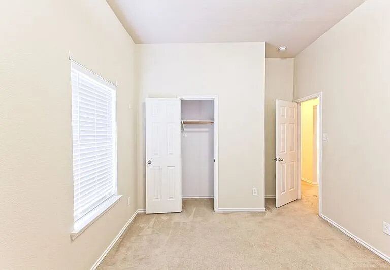 4009 Hidden Meadow Ct — Photo 40