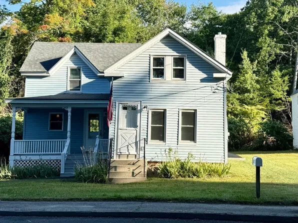 301 Central St, Hudson, MA 01749
