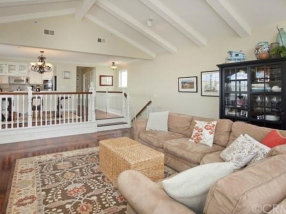 Open and Bright Great Room