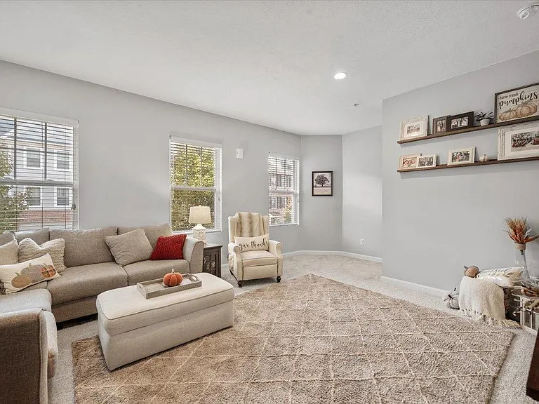126 Watson Dr — Photo 23