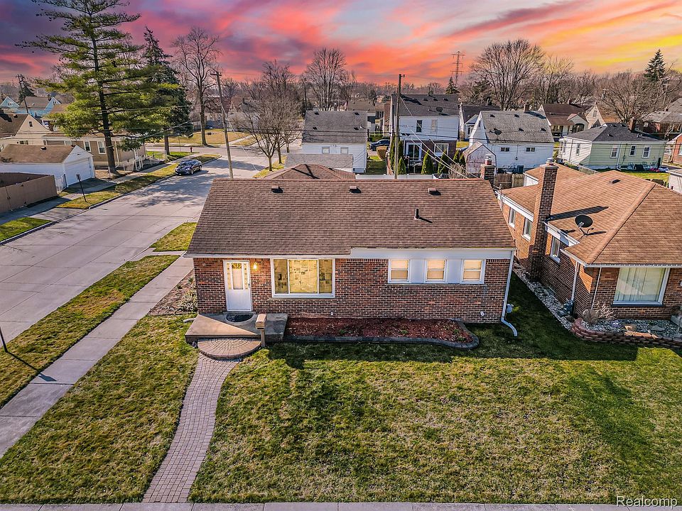 1st image of 707 Detroit Ave