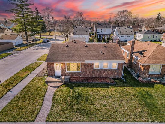 707 Detroit Ave, Lincoln Park, MI 48146