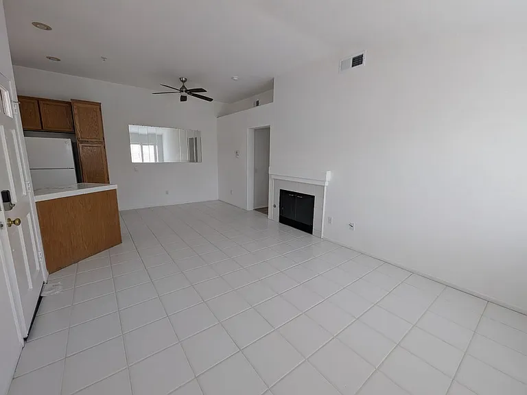 154 California Ct — Photo 6