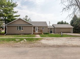 614 N 5th Ave, Washington, IA 52353