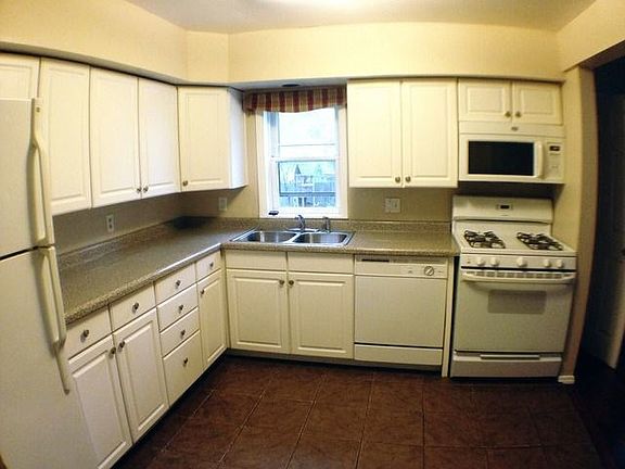 4th image of 503 S 12th Ave