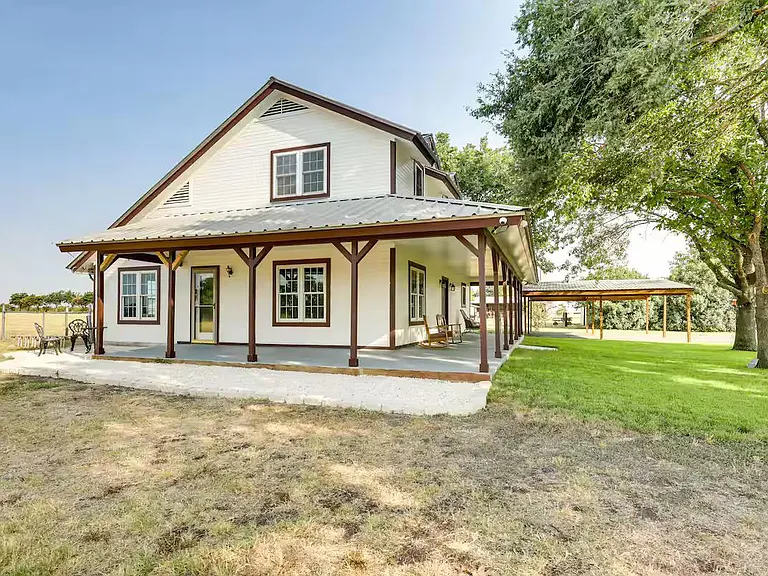 1616 County Road 463 — Photo 3