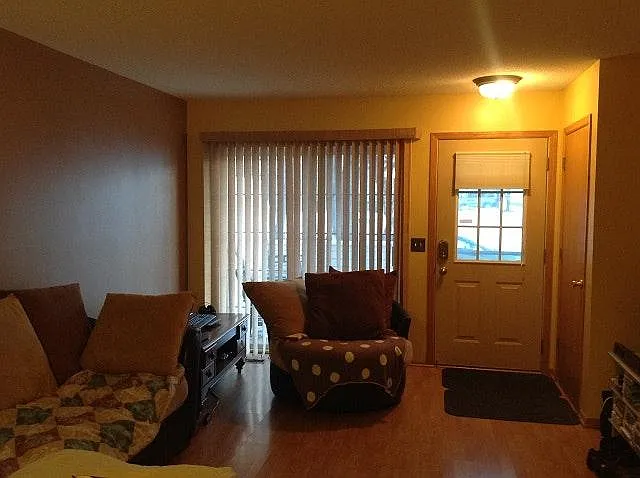 12259 Zealand Ave N — Photo 3