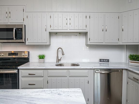 2nd image of 334 Penn Ave #1