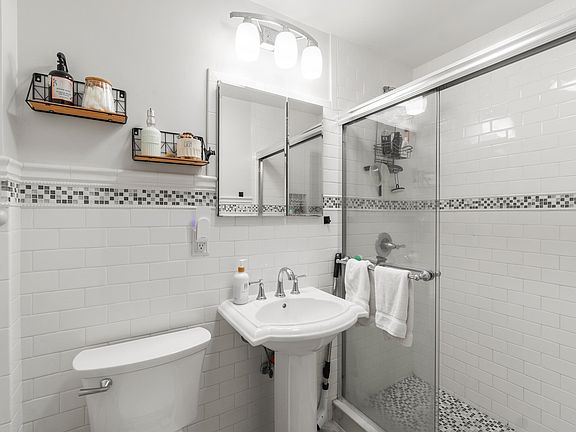 2nd image of 1234 Park Ave #3