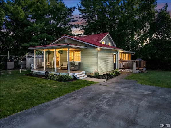 276 Stewarts Corners Rd, Pennellville, NY 13132