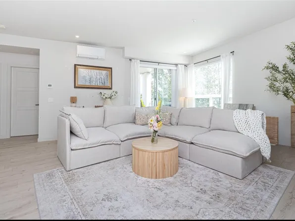 958 Pharoah Mews #401, Langford, BC V9B 6W6