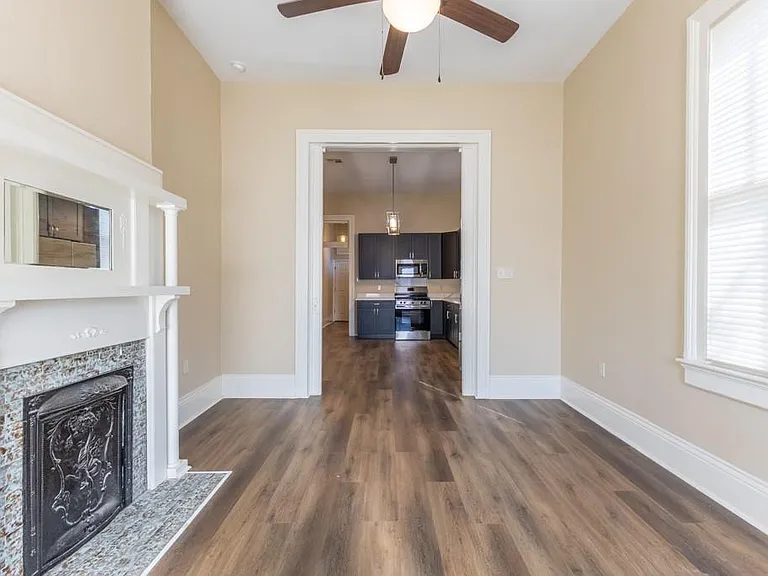 2329 Columbus St — Photo 2