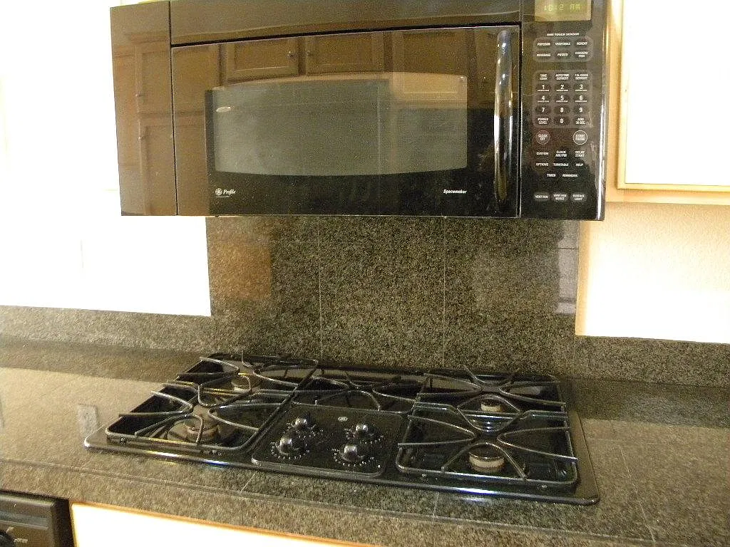 4 bed, 2166 sqft, $3,295 — Photo 3