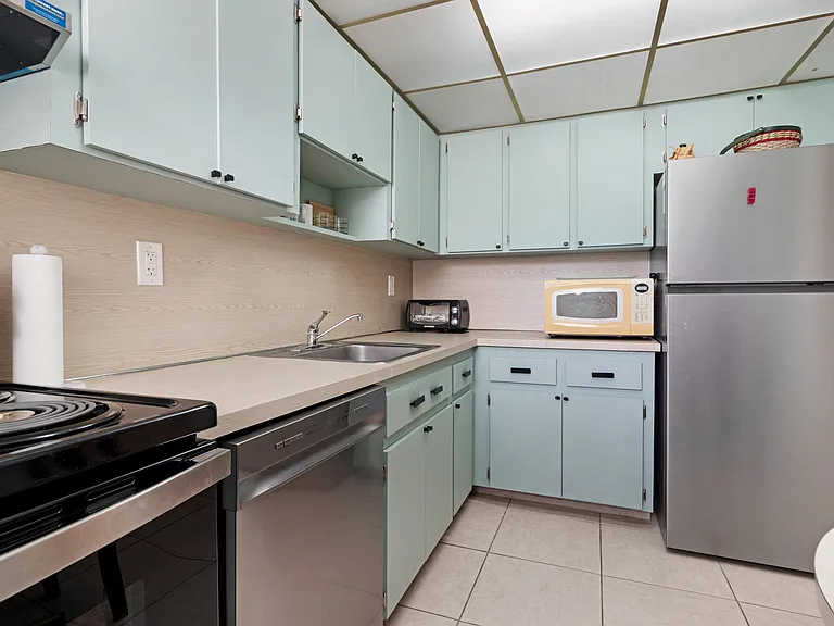 1740 Jefferson Ave #8 — Photo 16