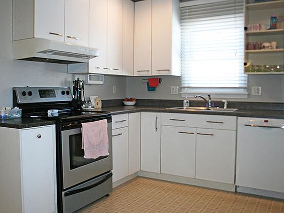4th image of 5011 Emerson Dr