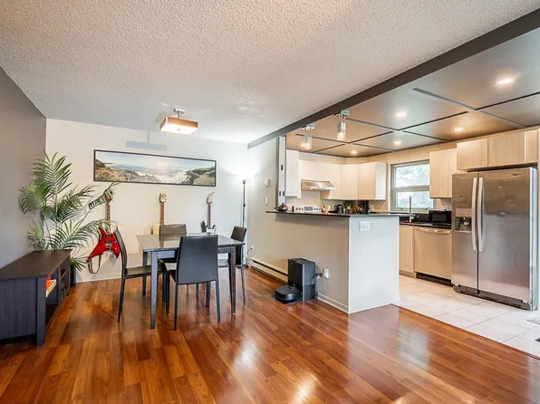 7288 Acorn Ave #220, Burnaby, BC V5E 4H6