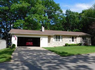 805 Harding Ave, Iron Mountain, MI 49801