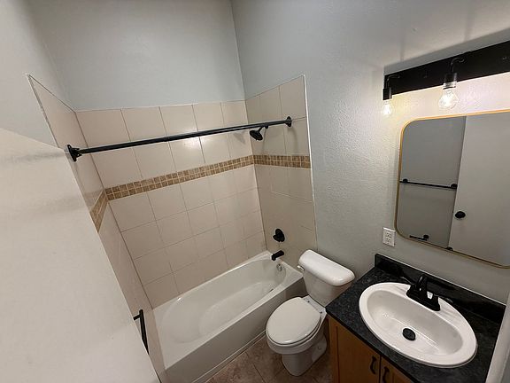 2nd image of 2031 Curtis St #28