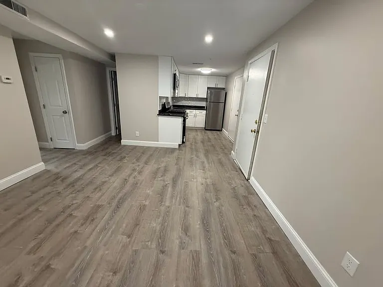 Pondsview Apartments — Photo 147