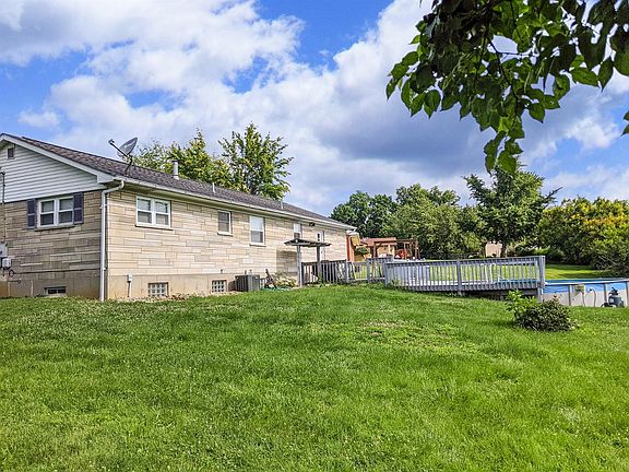 5th image of 303 Hillview Dr Lot 23