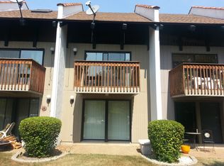 1755 Rand Rd APT 8, Des Plaines, IL 60016