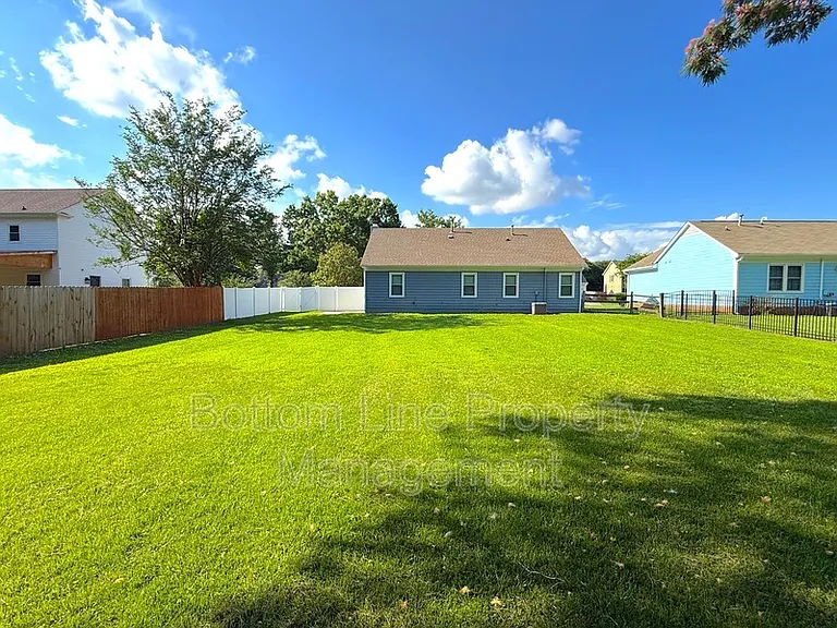 4013 Inglehurst Dr — Photo 24