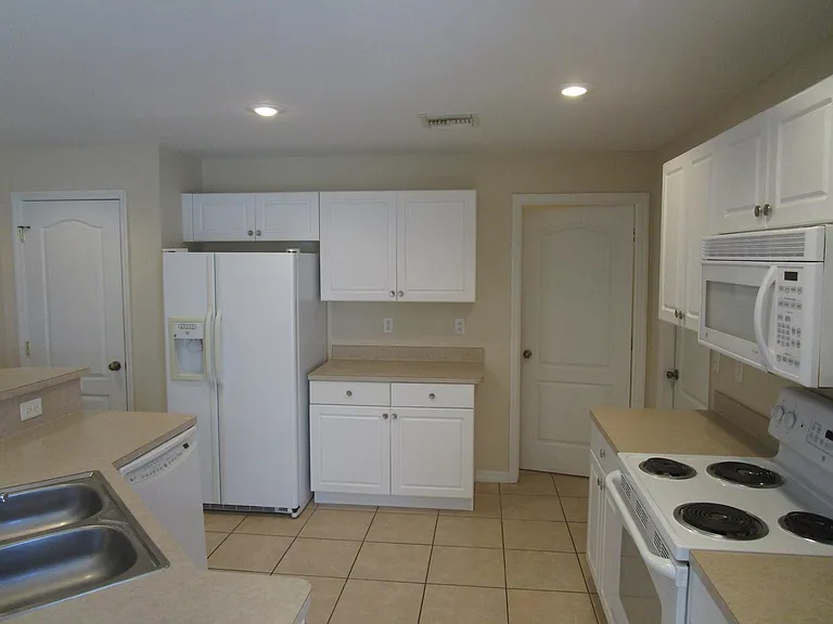 3514 NE 12th Ct — Photo 14
