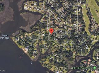 13716 Puerto Dr, Ocean Springs, MS 39564