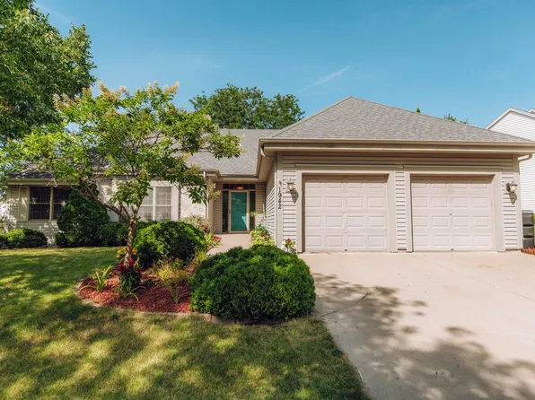 1942 Foxcroft LANE, Waukesha, WI 53189