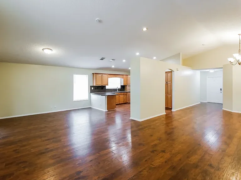 4192 SW 32nd Way — Photo 1