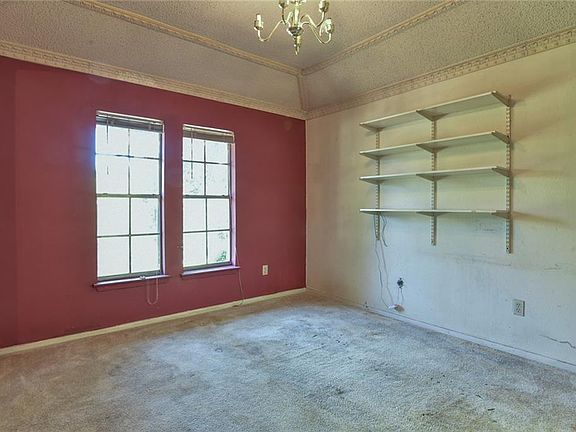 5th image of 2221 Shadydale Dr