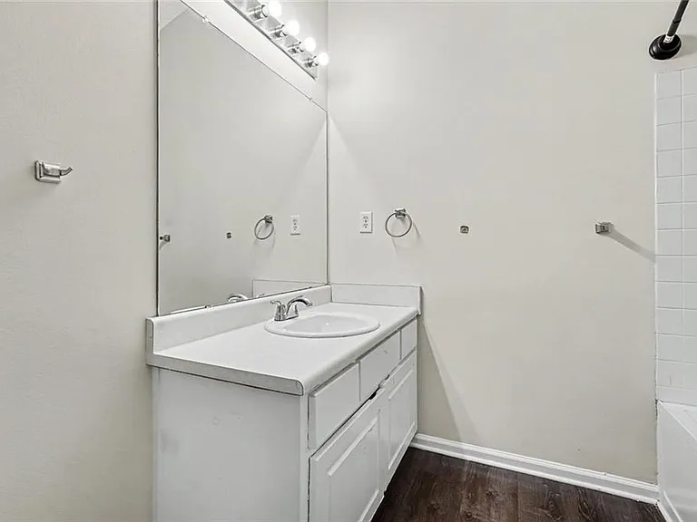 4824 Buchli Ln — Photo 7
