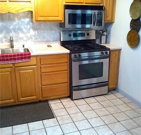 5th image of 966 Cedarwood Dr