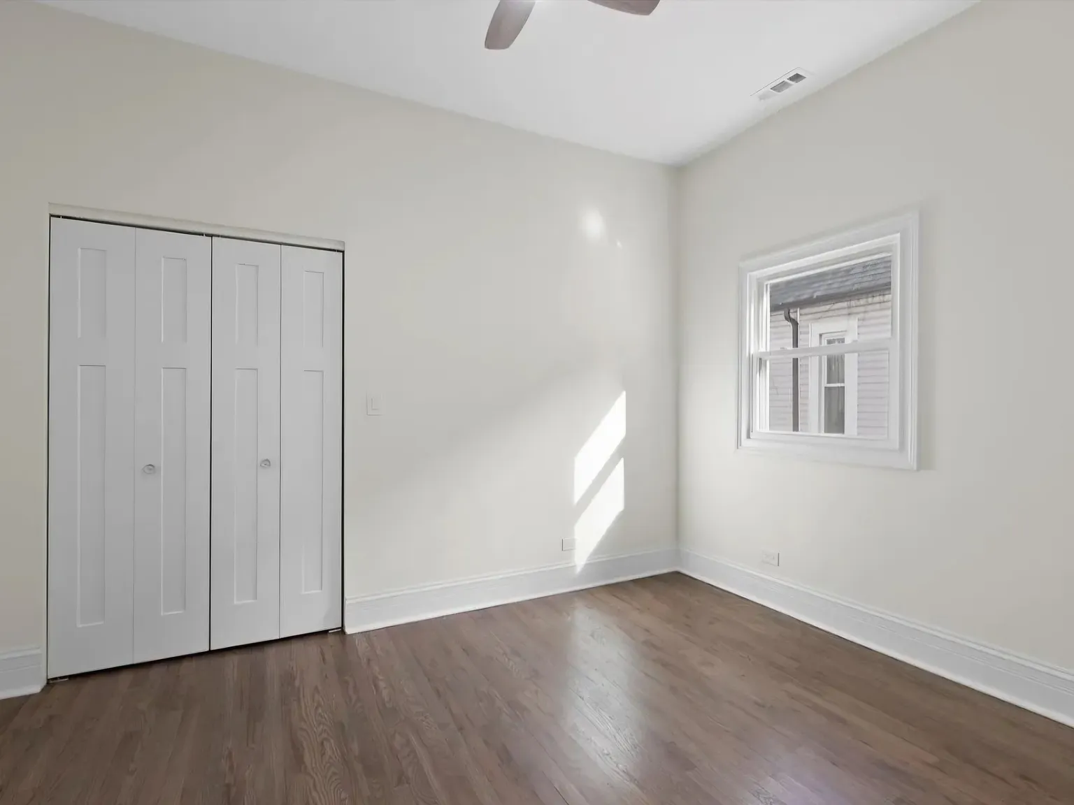 3 bed, 1450 sqft, $2,100 — Photo 3