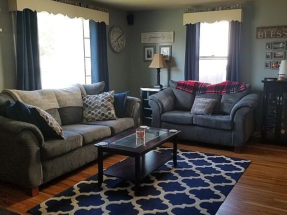 2nd image of 15 Greenleaf Ln