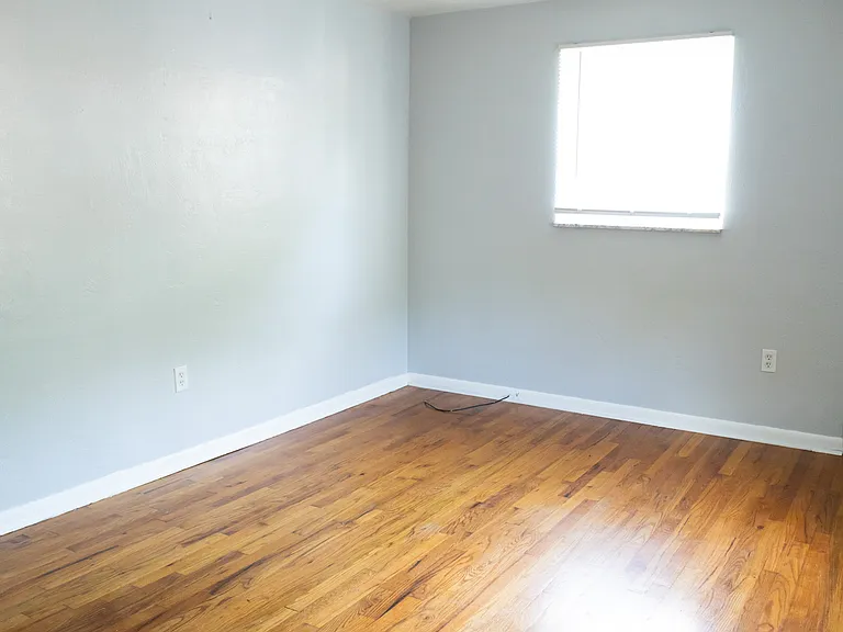 335 Pennoak Dr — Photo 13