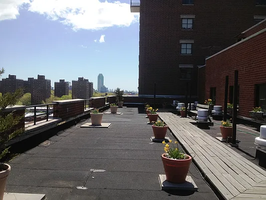 Rented by Prime Realty | media 8