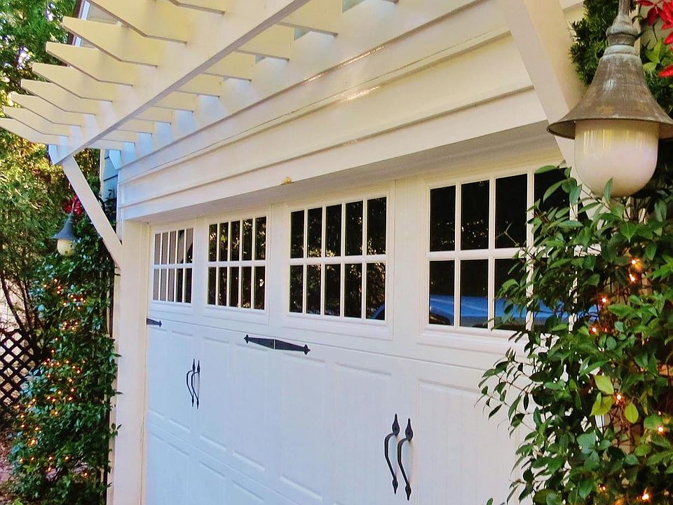  Carriage door garage 