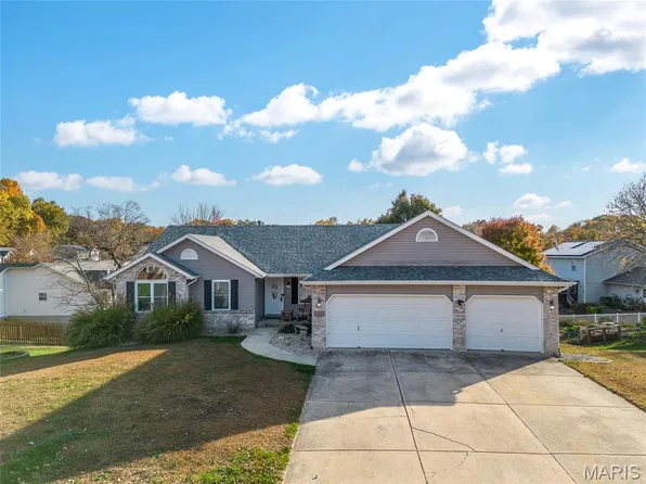 204 Aspen Point, Glen Carbon, IL 62034