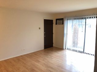 10419 Dearlove Rd APT A1, Glenview, IL 60025