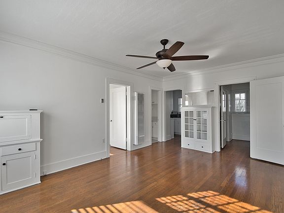 3rd image of 601 Garnet St #1/2