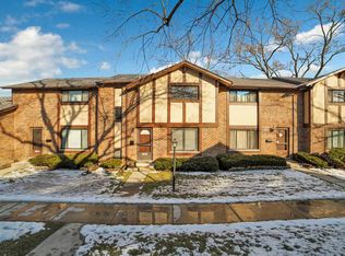 1S261 Ingersoll Ln, Villa Park, IL