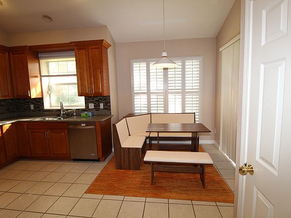 3rd image of 7412 Green Tree Dr
