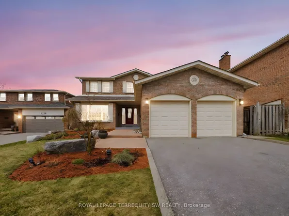 1169 Carlo Ct, Mississauga, ON L4W 3N6