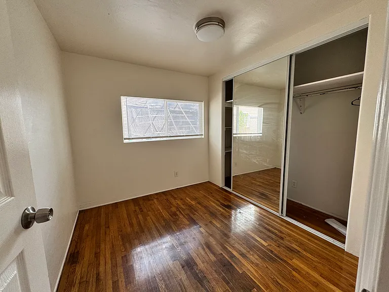 3863-67 Franklin Ave #3865 — Photo 10