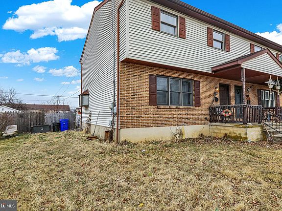 2nd image of 1538 Luzerne St